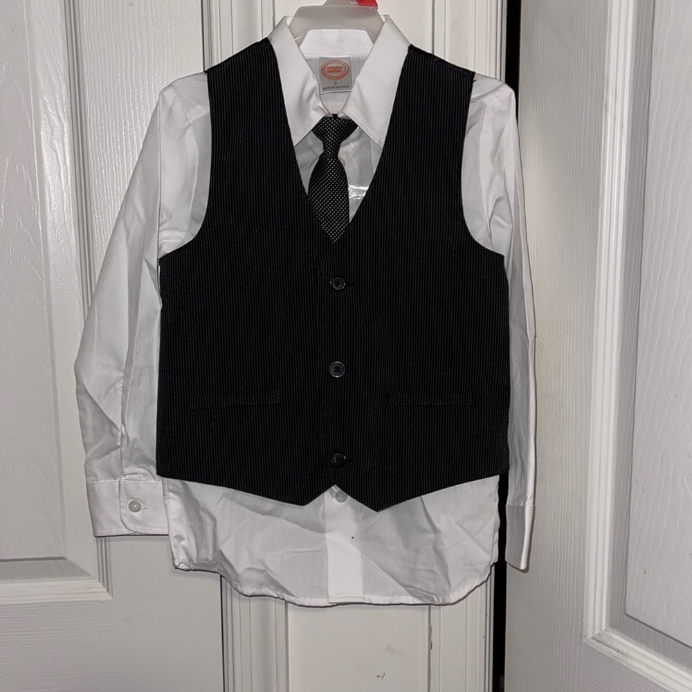 Dress shirt, tie, & vest *Brand New*
